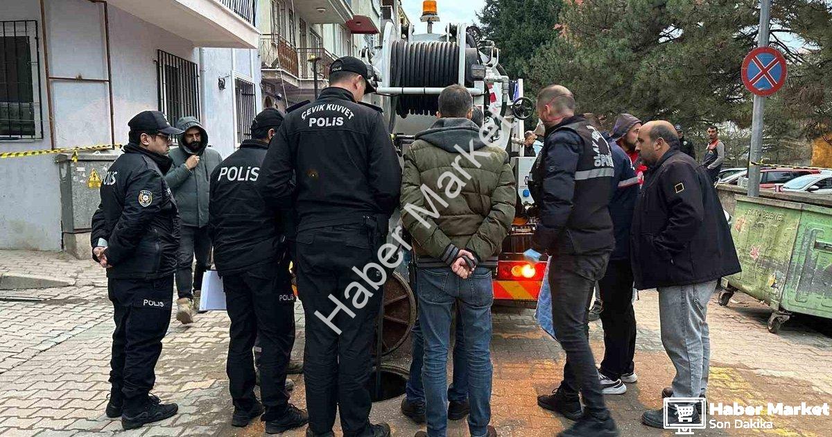 "Uşak'ta Kan Donduran Olay: Kanalizasyon Çalışmasında Cenin Bulundu" başlıklı haber için fotorealist